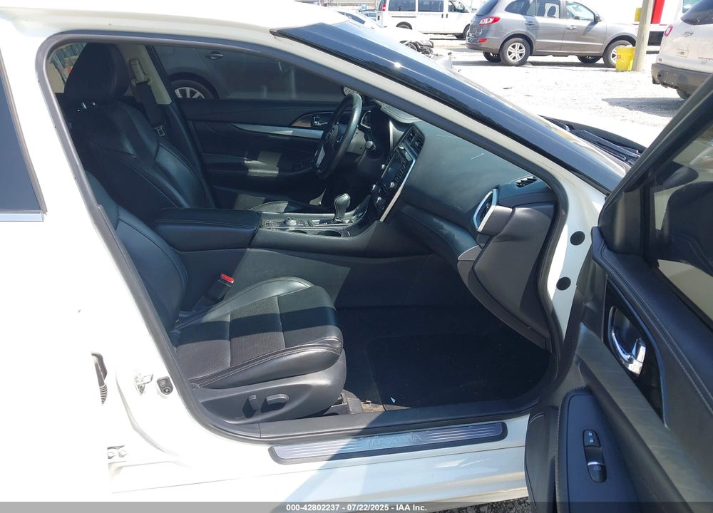 2017 NISSAN MAXIMA VIN: 1N4AA6AP7HC449675