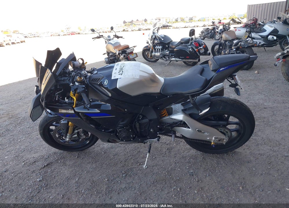 2024 YAMAHA YZFR1M C VIN: JYARN67Y9RA000475