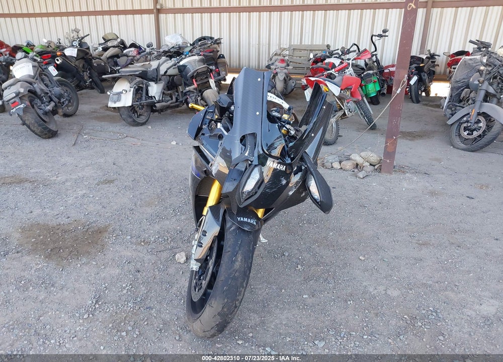 2024 YAMAHA YZFR1M C VIN: JYARN67Y9RA000475
