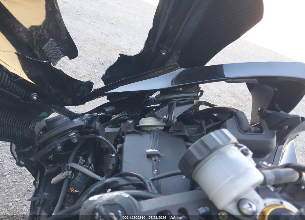 2024 YAMAHA YZFR1M C VIN: JYARN67Y9RA000475
