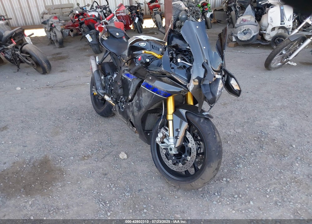 2024 YAMAHA YZFR1M C VIN: JYARN67Y9RA000475