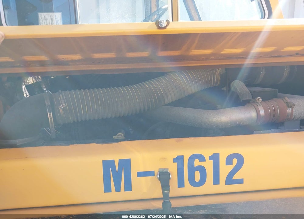 2015 OTTAWA SPOTTER TRACTOR VIN: 337215