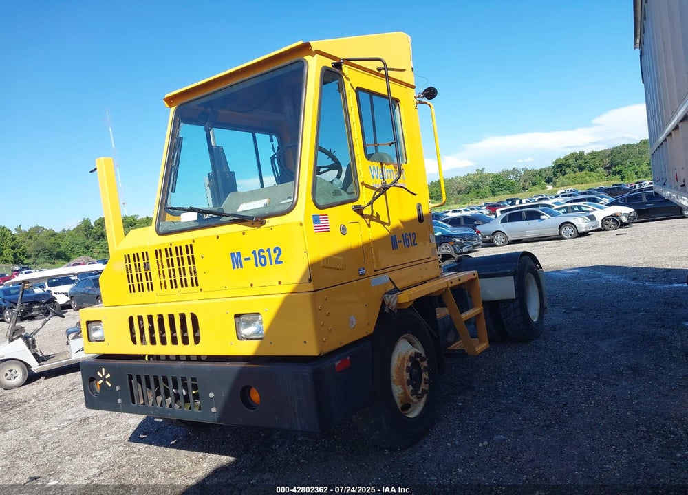 2015 OTTAWA SPOTTER TRACTOR VIN: 337215