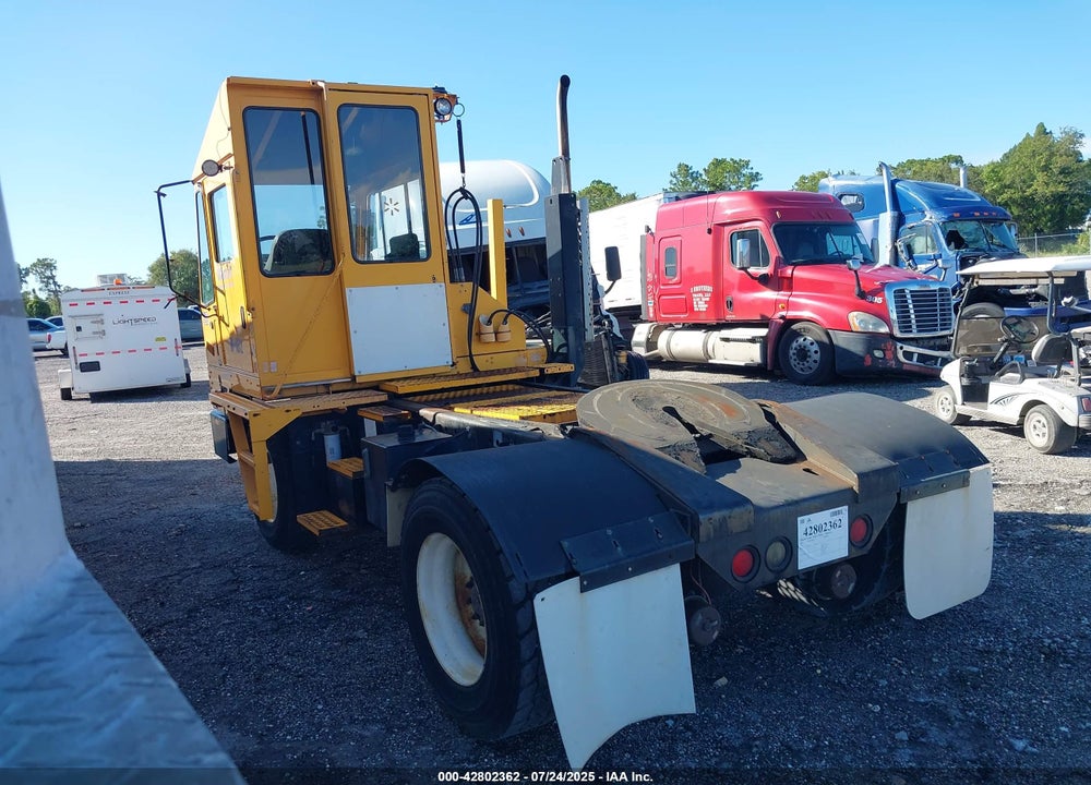 2015 OTTAWA SPOTTER TRACTOR VIN: 337215