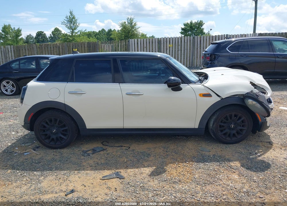 2018 MINI COOPER VIN: WMWXU1C57J2F93040