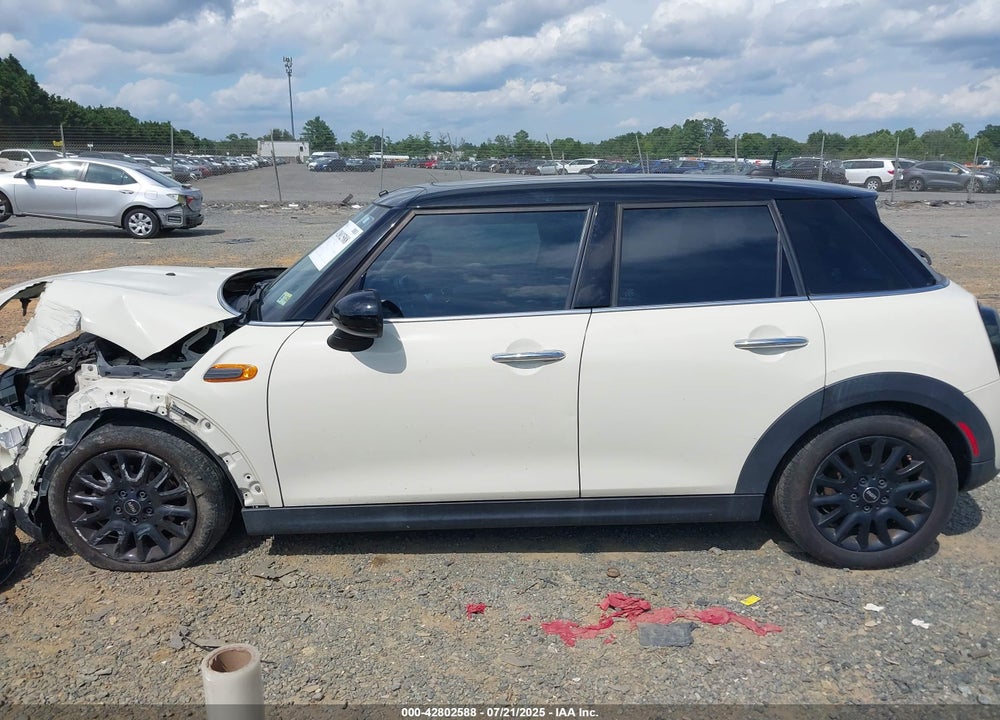 2018 MINI COOPER VIN: WMWXU1C57J2F93040