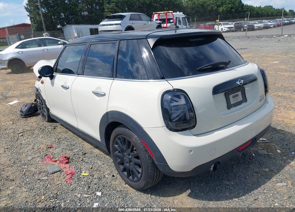 2018 MINI COOPER VIN: WMWXU1C57J2F93040