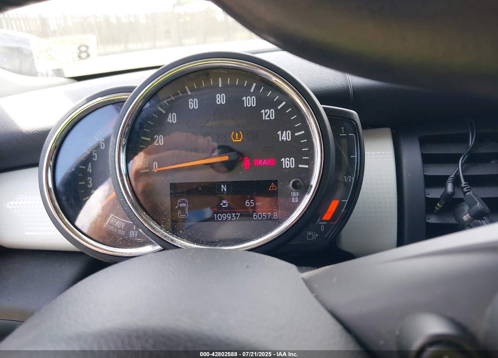 2018 MINI COOPER VIN: WMWXU1C57J2F93040