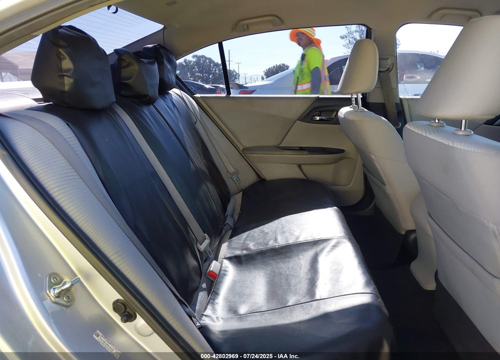 2014 HONDA ACCORD VIN: 1HGCR2F31EA065880