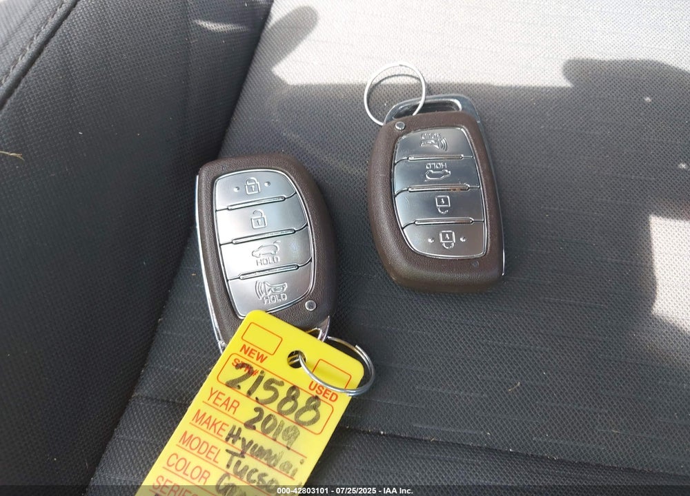 2019 HYUNDAI TUCSON VIN: KM8J33AL2KU921195