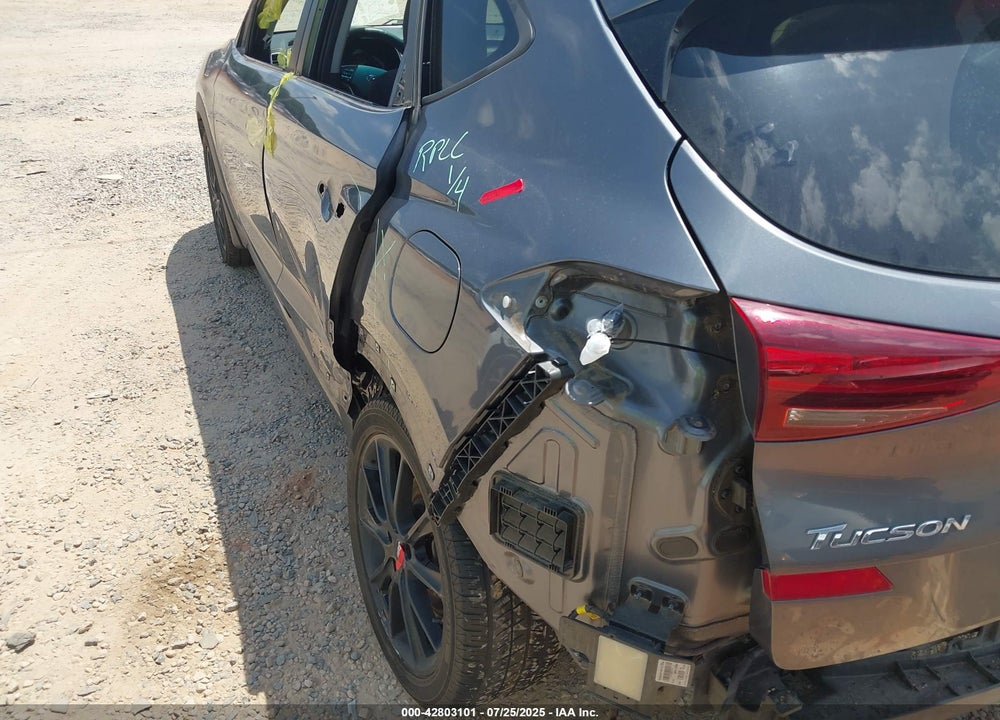 2019 HYUNDAI TUCSON VIN: KM8J33AL2KU921195