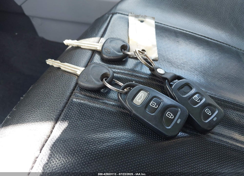 2008 HYUNDAI ELANTRA VIN: KMHDU46D28U408927