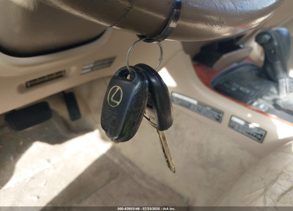 1999 LEXUS LX 470 VIN: JT6HT00W6X0074930