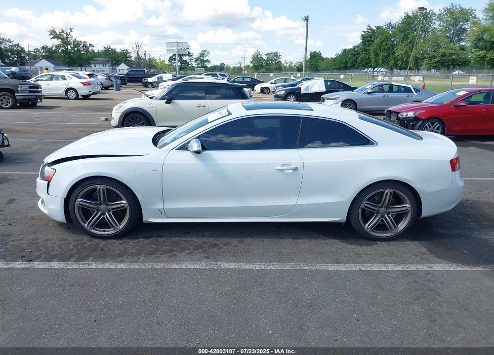 2011 AUDI S5 4.2 PREMIUM PLUS VIN: WAUCVAFR2BA003356