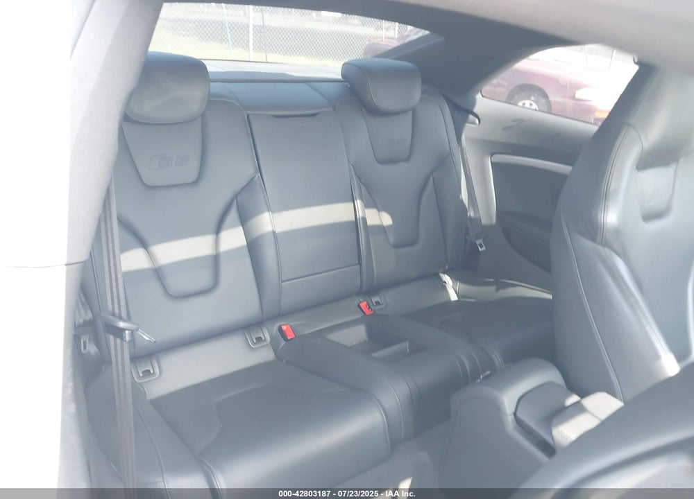 2011 AUDI S5 4.2 PREMIUM PLUS VIN: WAUCVAFR2BA003356