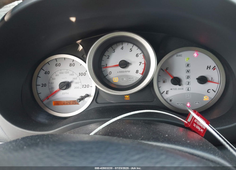 2005 TOYOTA RAV4 VIN: JTEHD20V056029870