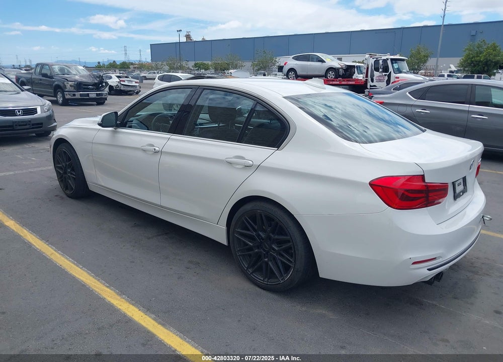 2018 BMW 3 SERIES VIN: WBA8B9C59JK677155