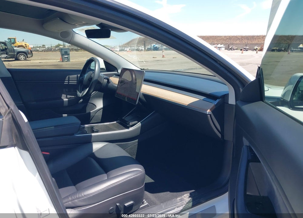 2018 TESLA MODEL 3 LONG RANGE/PERFORMANCE VIN: 5YJ3E1EBXJF092171