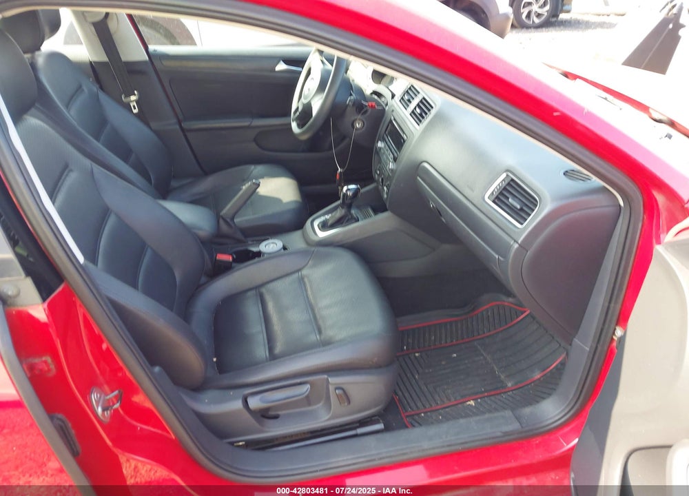 2014 VOLKSWAGEN JETTA VIN: 3VWD17AJ4EM284216