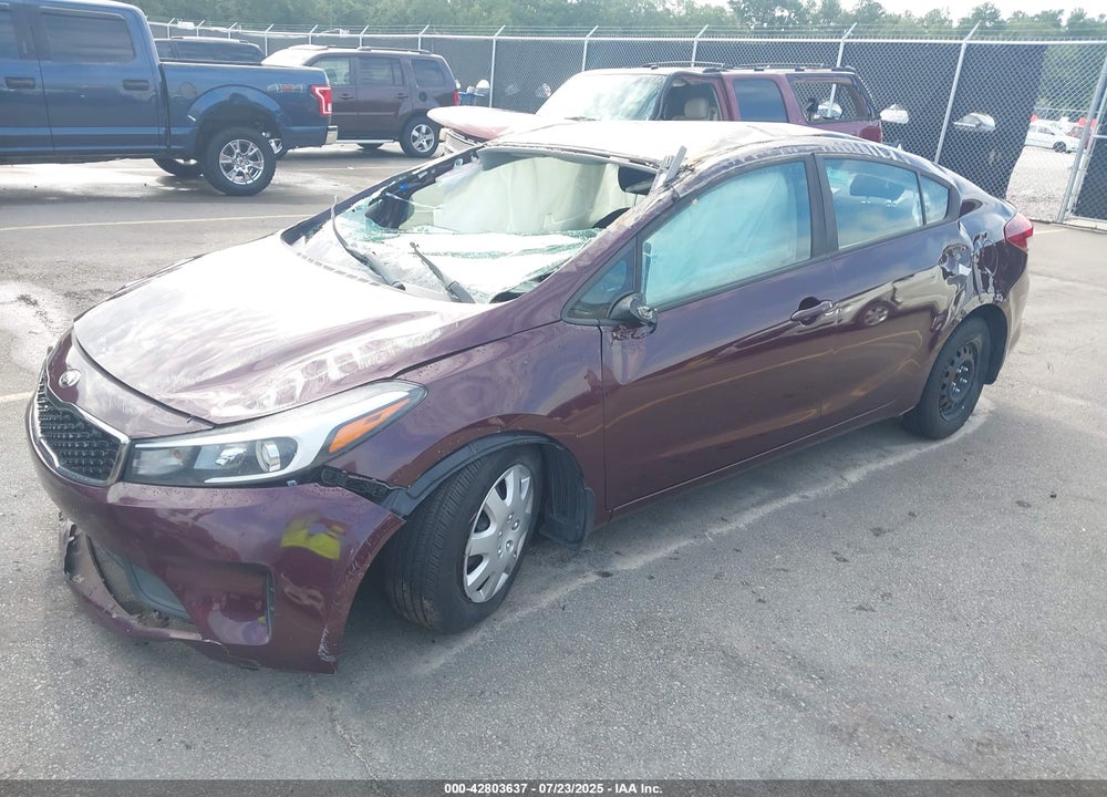 2017 KIA FORTE VIN: 3KPFK4A76HE082911