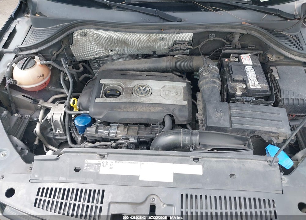 2016 VOLKSWAGEN TIGUAN VIN: WVGAV7AX1GW521967