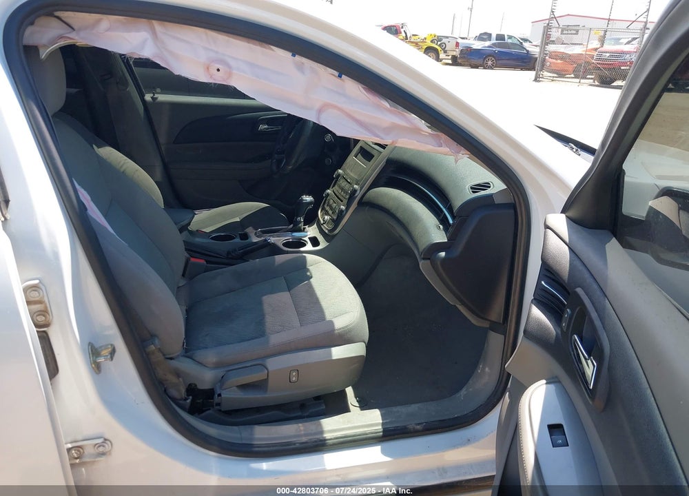 2014 CHEVROLET MALIBU VIN: 1G11B5SL2EF198824