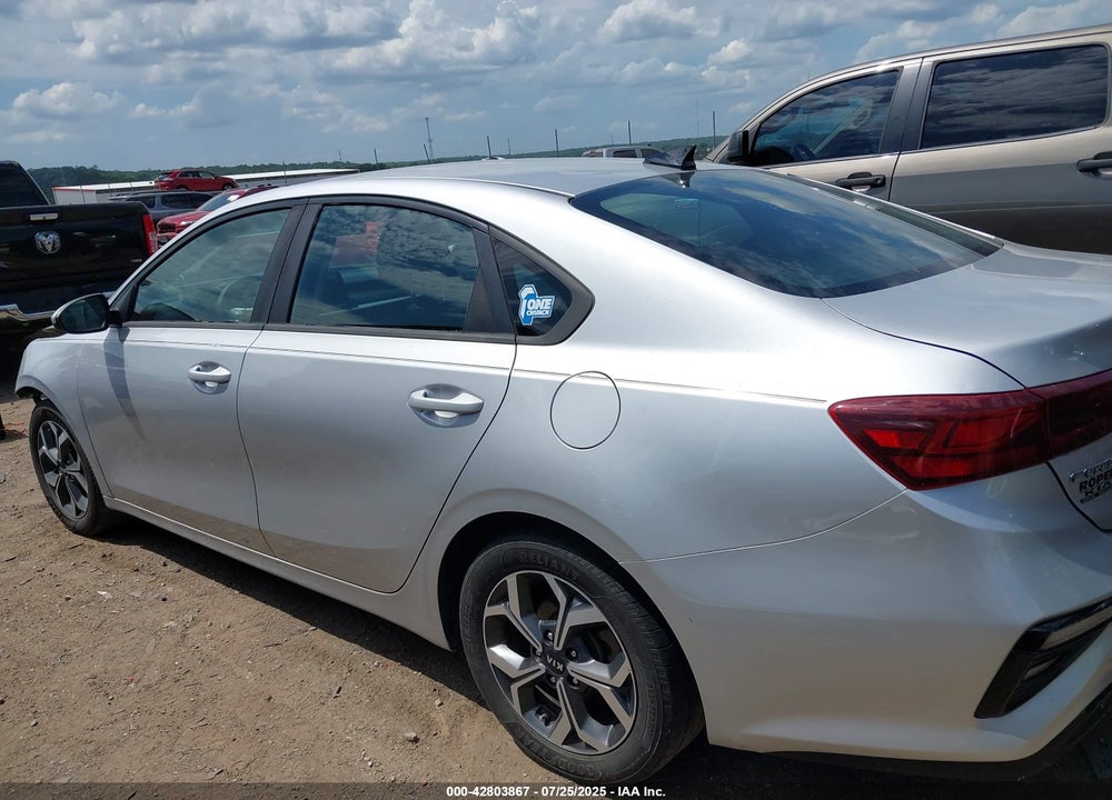 2019 KIA FORTE VIN: 3KPF24AD1KE135527