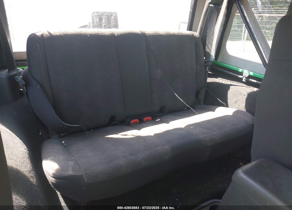 2005 JEEP WRANGLER X VIN: 1J4FA39SX5P330718