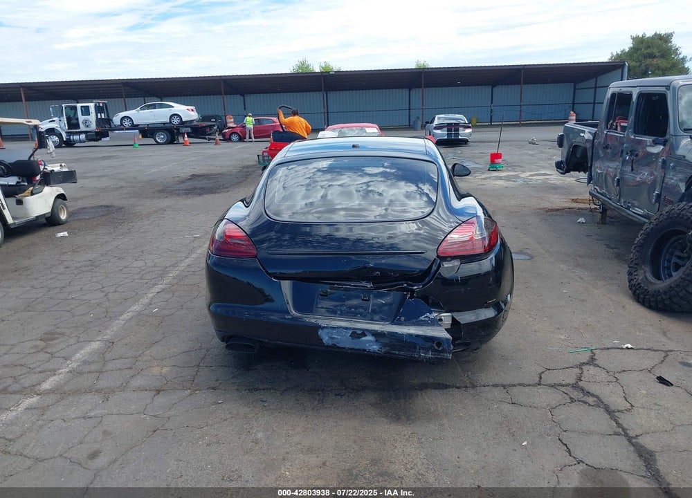 2012 PORSCHE PANAMERA VIN: WP0AA2A70CL071324