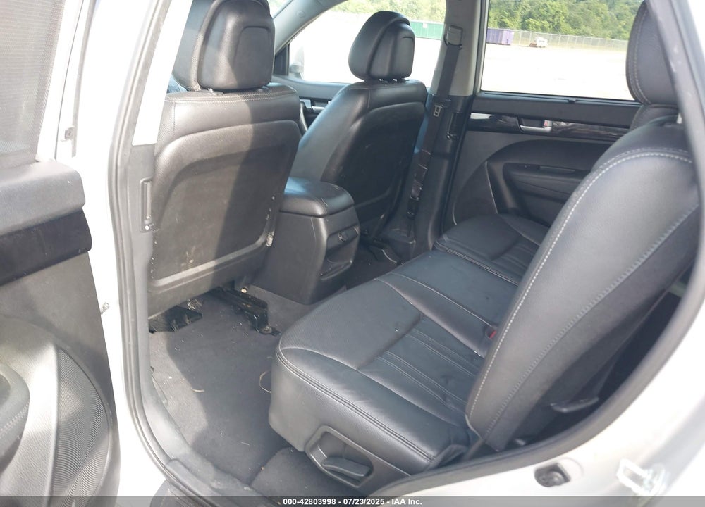 2015 KIA SORENTO VIN: 5XYKT3A62FG630173