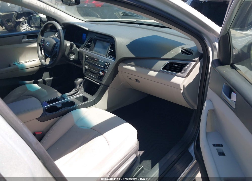 2016 HYUNDAI SONATA VIN: 5NPE24AF5GH404922