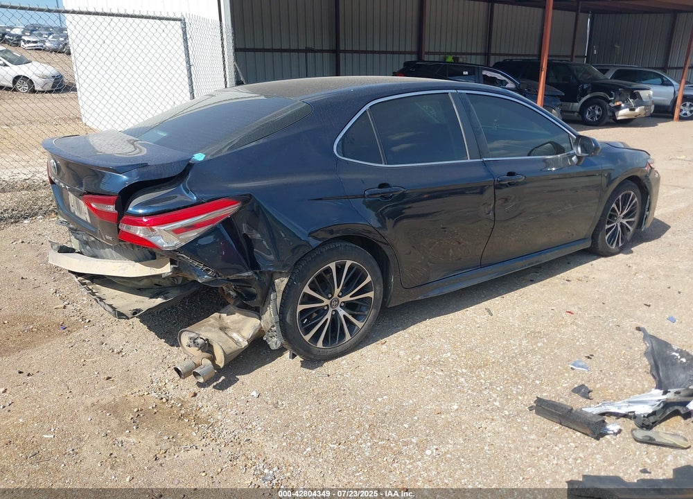 2018 TOYOTA CAMRY VIN: 4T1B11HK0JU616711