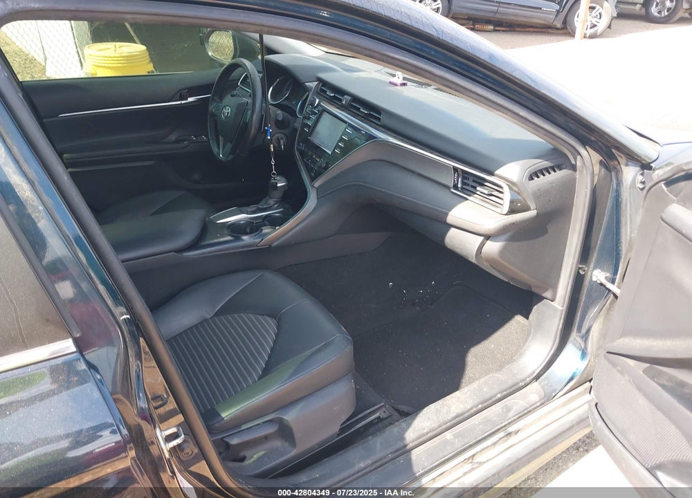 2018 TOYOTA CAMRY VIN: 4T1B11HK0JU616711