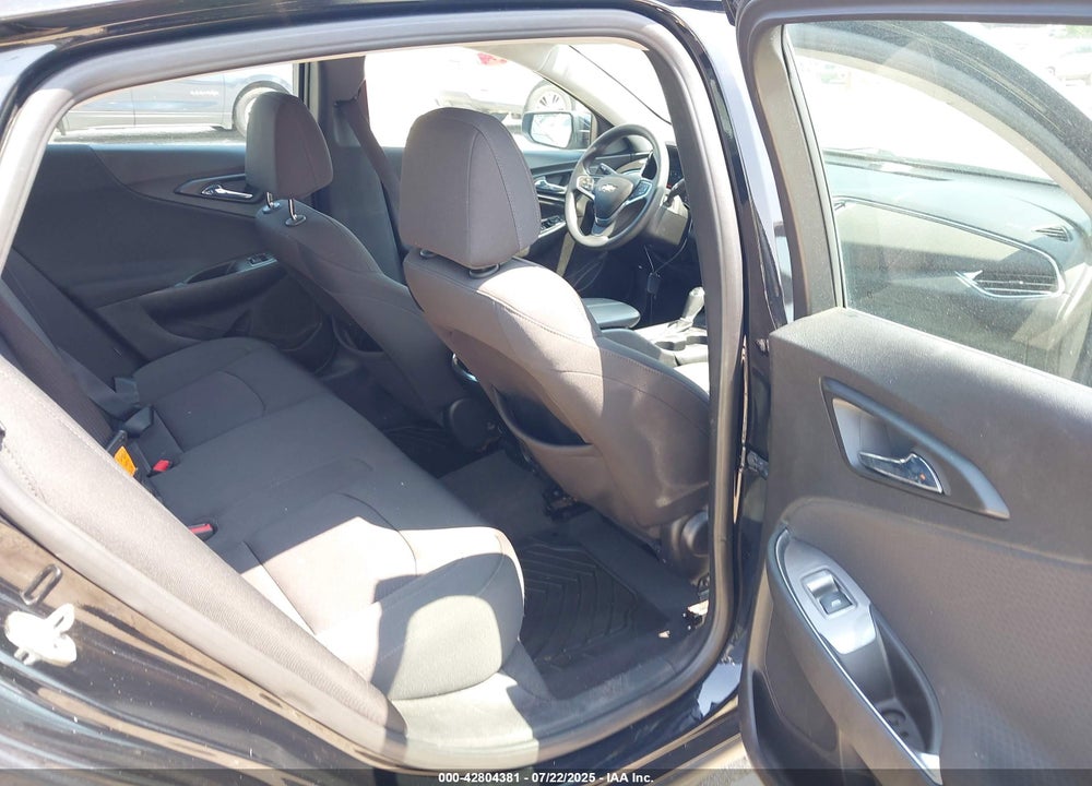 2018 CHEVROLET MALIBU VIN: 1G1ZD5ST3JF187015