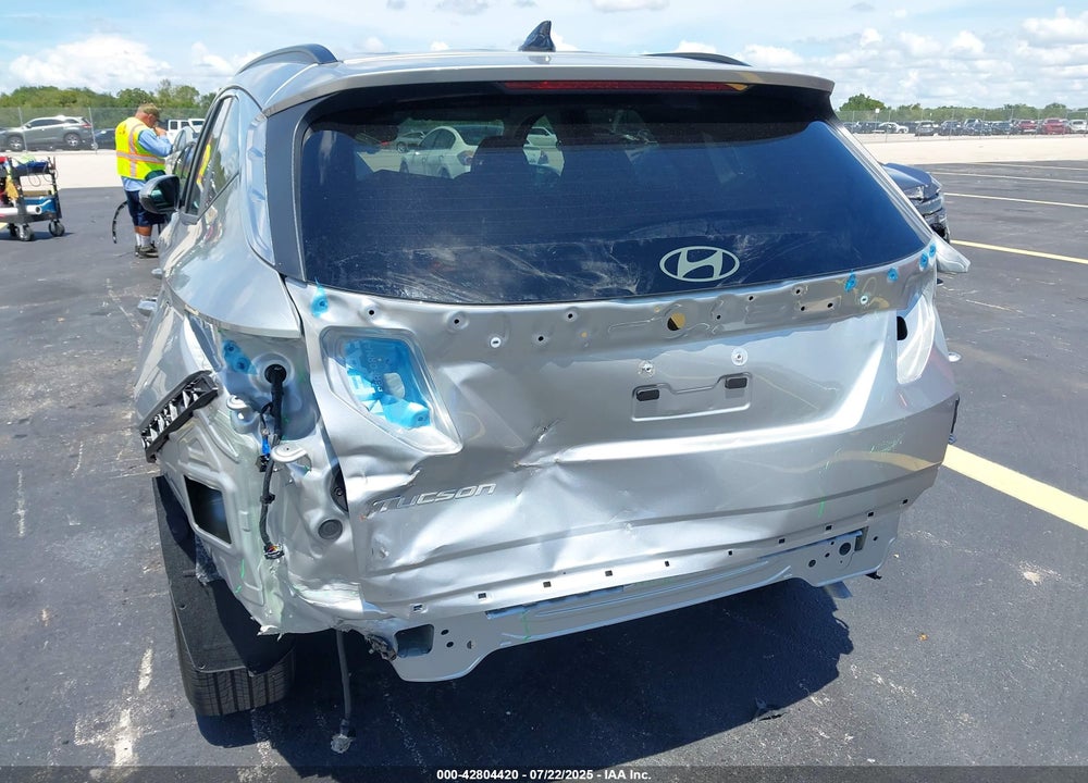 2025 HYUNDAI TUCSON VIN: 5NMJB3DE3SH588128
