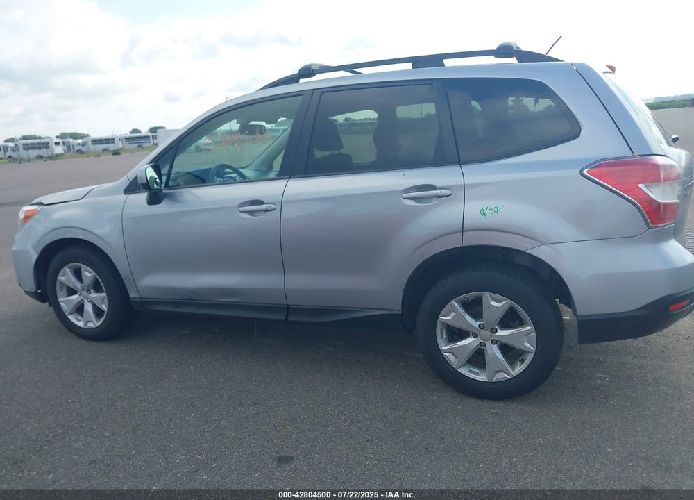 2015 SUBARU FORESTER VIN: JF2SJAFC1FH513458