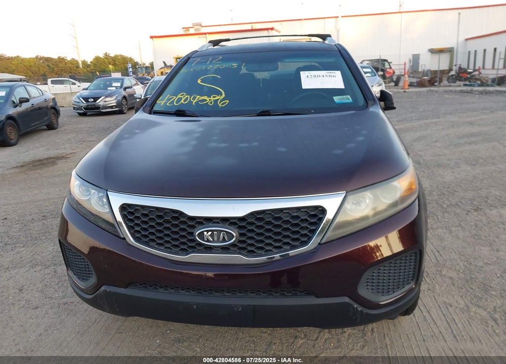 2011 KIA SORENTO VIN: 5XYKTDA22BG119673