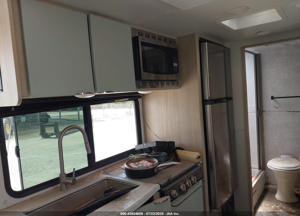 2025 WINNEBAGO OTHER VIN: 54CTM2J27S3100580