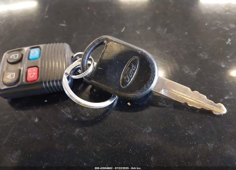 2008 FORD FOCUS SE/SES VIN: 1FAHP33N58W150112