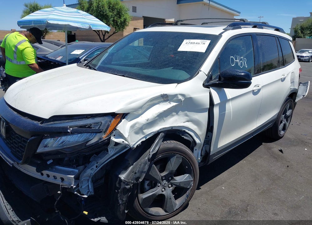 2019 HONDA PASSPORT VIN: 5FNYF8H05KB009575