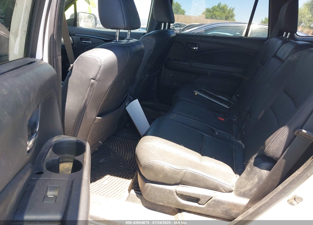 2019 HONDA PASSPORT VIN: 5FNYF8H05KB009575