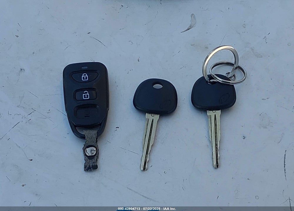 2019 HYUNDAI ELANTRA VIN: 5NPD74LF2KH405562