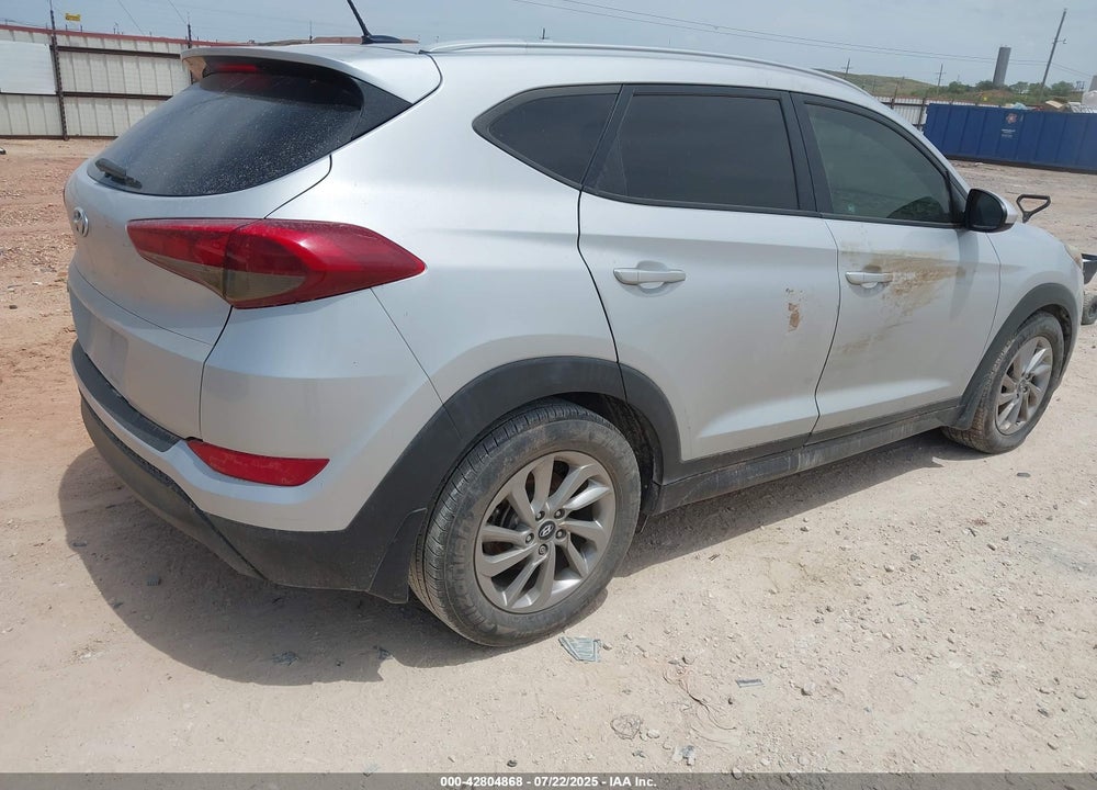 2016 HYUNDAI TUCSON VIN: KM8J33A41GU106857