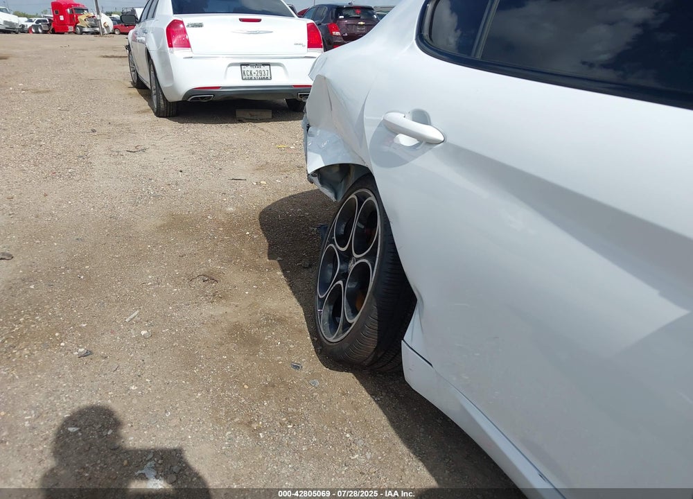 2022 ALFA ROMEO GIULIA VIN: ZARFANBN2N7665760