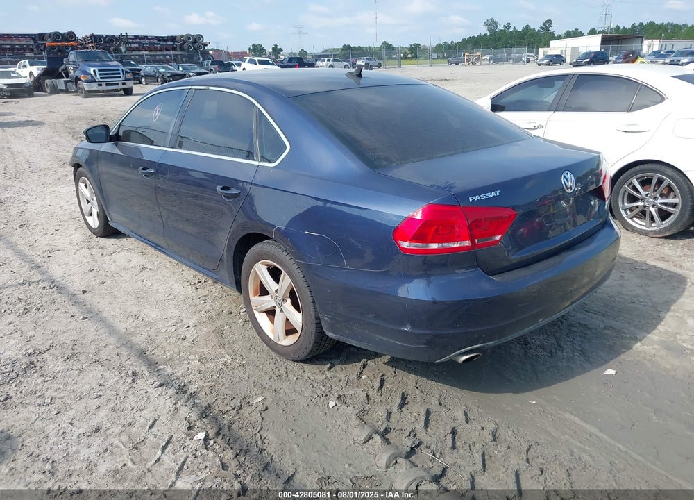 2013 VOLKSWAGEN PASSAT VIN: 1VWBP7A33DC053900