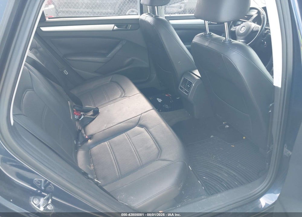 2013 VOLKSWAGEN PASSAT VIN: 1VWBP7A33DC053900
