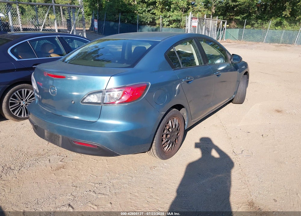 2011 MAZDA 3 VIN: JM1BL1UG3B1390988