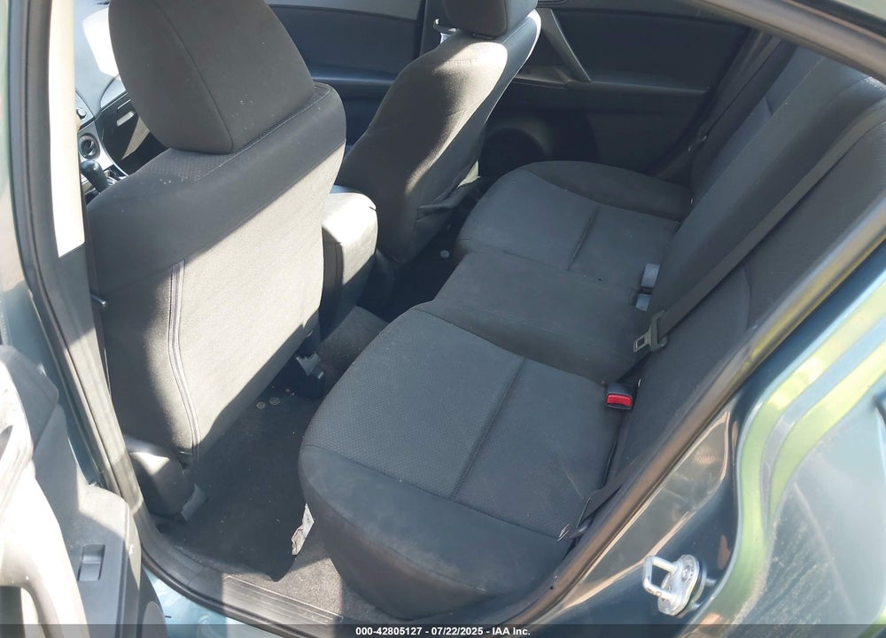 2011 MAZDA 3 VIN: JM1BL1UG3B1390988