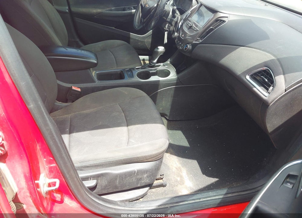 2017 CHEVROLET CRUZE VIN: 3G1BE6SM1HS583138