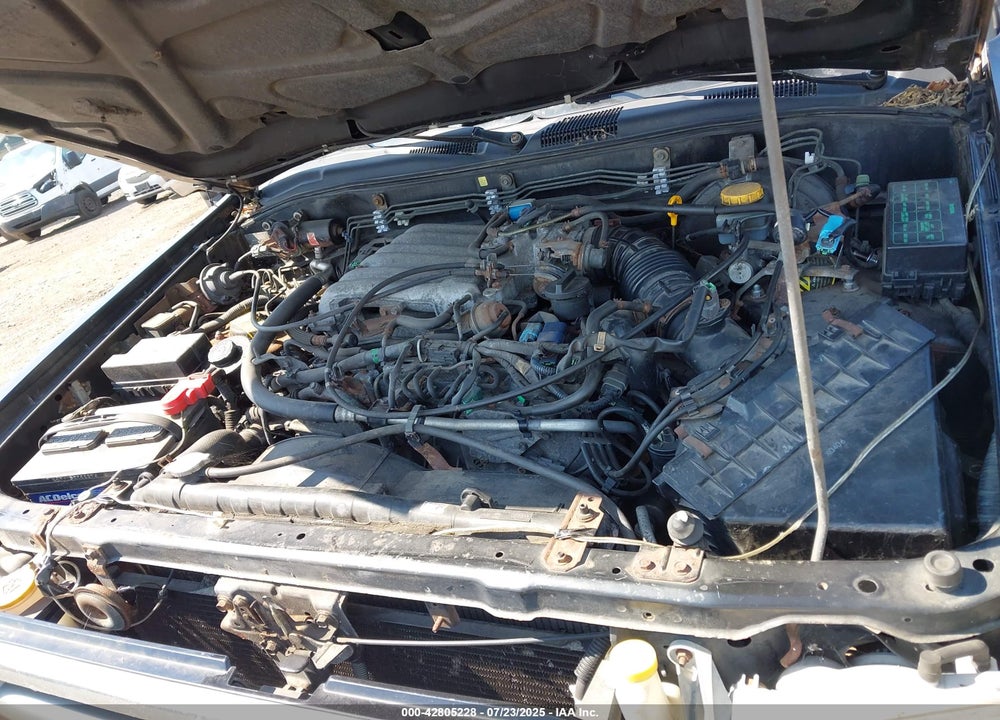 2001 NISSAN PATHFINDER VIN: JN8DR07Y01W514002